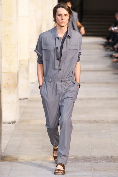 Look 26
